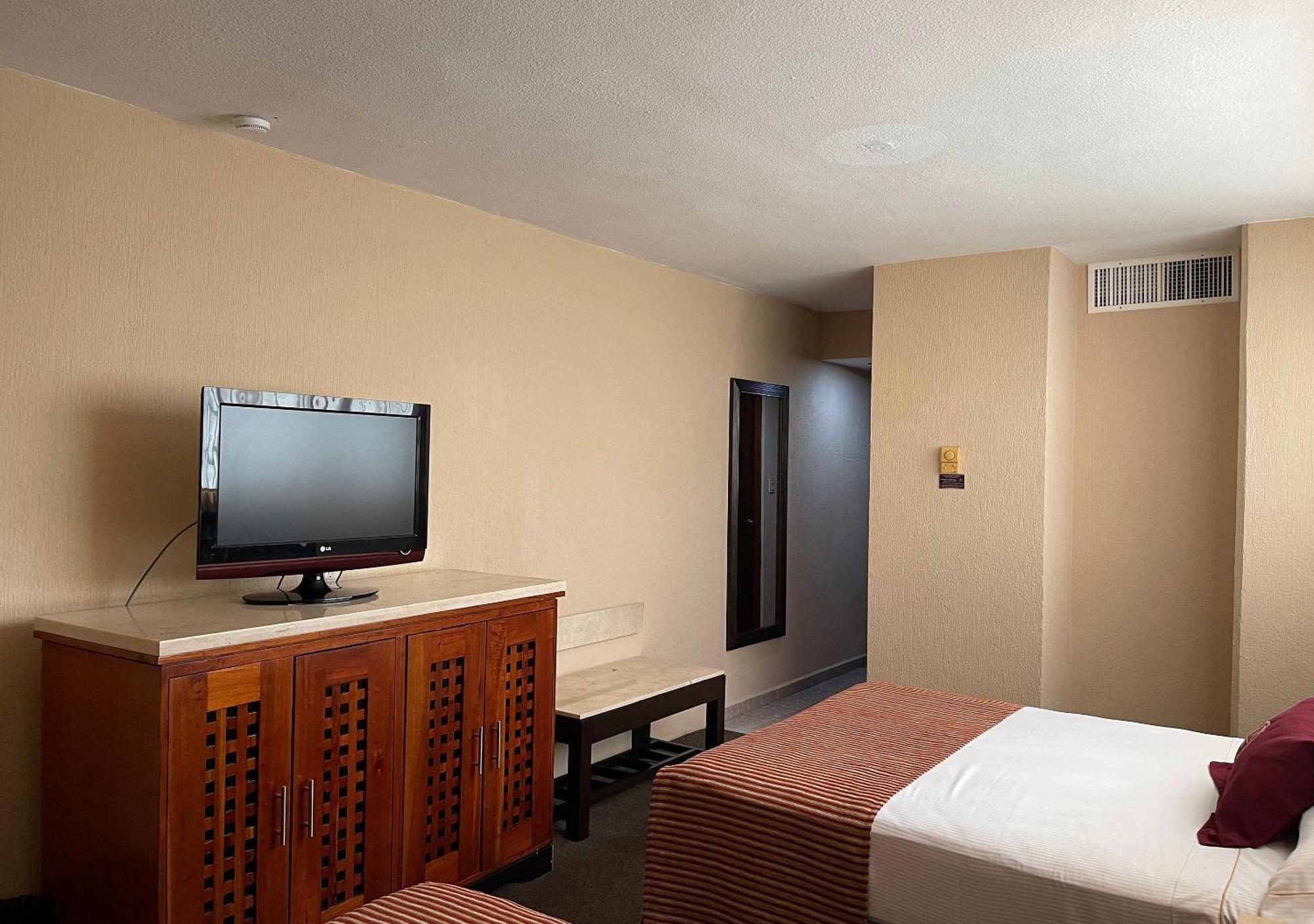 Hotel Victoria Poza Rica By Brahma Room photo